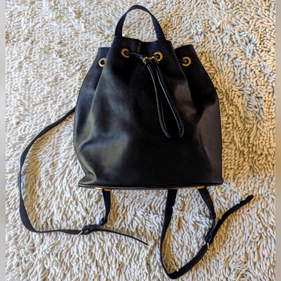 H&M black mini backpack - Picture 1 of 6